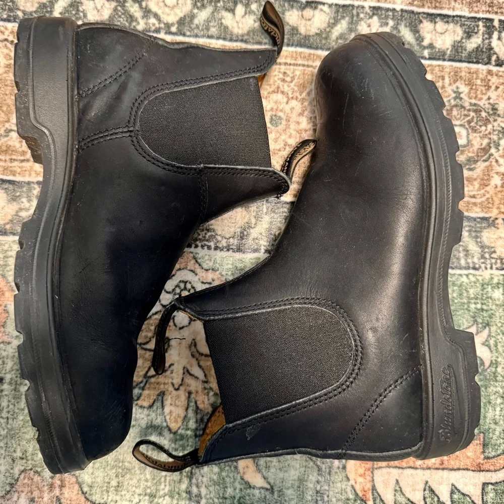 Blundstones - Black Leather Chelsea Boots - Picture 1 of 5